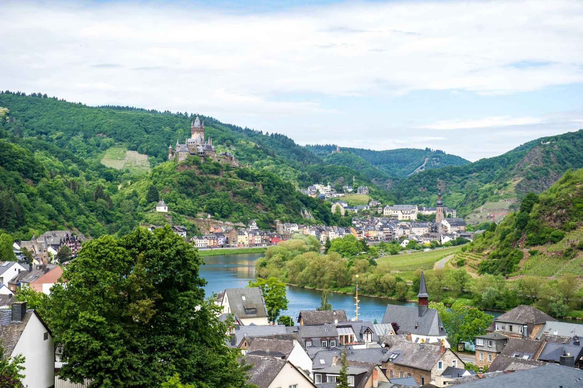 Superior Doppelzimmer mit Balkon und Blick auf die Mosel